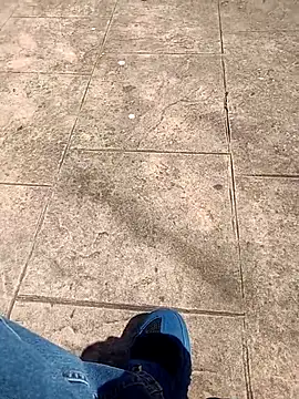 DEWOLT18 online show from April 6, 2026, 1:12 pm