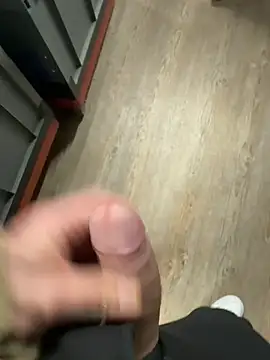 Snapshot of AlexGogo23 chatting on February 23, 2026, 6:19 pm AlexGogo23 online show from February 23, 2026, 6:19 pm