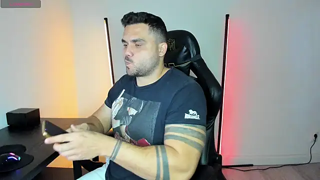 Danielbateson online show from October 15, 2025, 1:52 pm