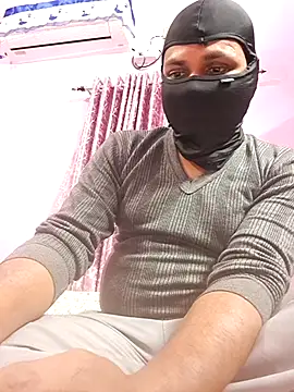 Pinky 1369 online show from January 8, 2026, 4:13 pm