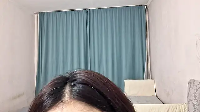 Lyndasilk online show from July 13, 2026, 4:39 pm