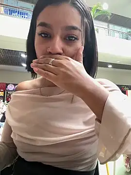 Snapshot of AlyssaRay chatting on February 12, 2026, 6:18 pm AlyssaRay online show from February 12, 2026, 6:18 pm