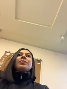 Snapshot of AlyssaRay chatting on February 21, 2026, 1:02 pm AlyssaRay online show from February 21, 2026, 1:02 pm