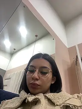 Snapshot of AlyssaRay chatting on May 2, 2026, 12:32 pm AlyssaRay online show from May 2, 2026, 12:32 pm