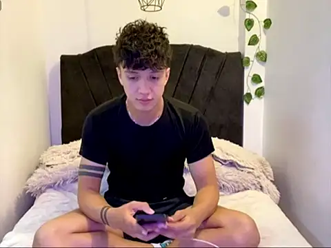 Snapshot of charly_926 chatting on October 14, 2025, 7:03 pm charly 926 online show from October 14, 2025, 7:03 pm