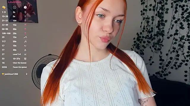 Snapshot of Foxy_blush chatting on November 23, 2025, 8:19 pm Foxy blush online show from November 23, 2025, 8:19 pm