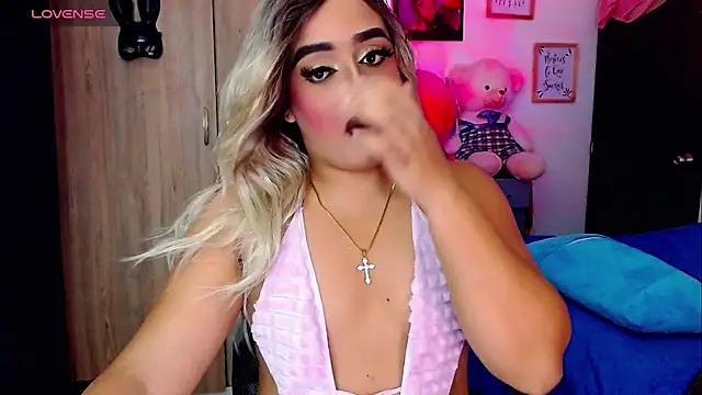 Sofiabigcock22 online show from November 11, 2025, 11:38 am