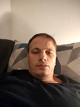 Snapshot of Iuliancatalin38 chatting on October 11, 2025, 6:31 pm Iuliancatalin38 online show from October 11, 2025, 6:31 pm