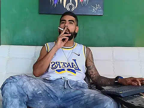 black kameron  online show from December 1, 2025, 7:59 pm