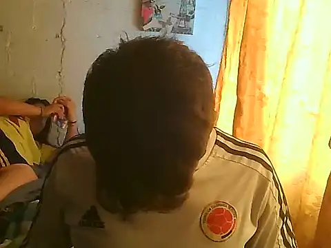 Snapshot of horny_latin_couple1 chatting on October 16, 2025, 1:52 pm horny latin couple1 online show from October 16, 2025, 1:52 pm