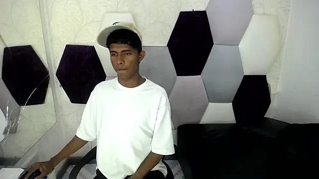 Snapshot of Mick_storm chatting on February 24, 2026, 8:31 pm Mick storm online show from February 24, 2026, 8:31 pm