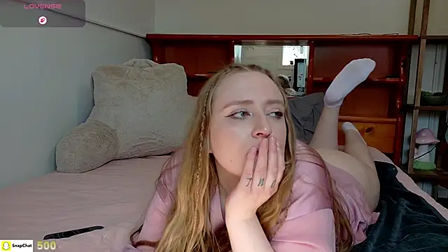 Pattyworld69 online show from April 17, 2026, 4:21 pm