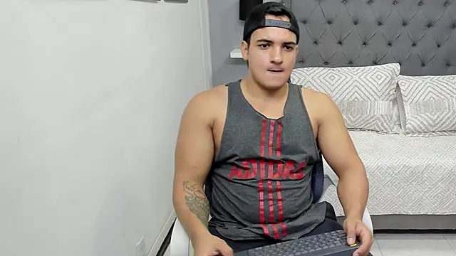 violeta and maxx online show from December 19, 2025, 12:47 am