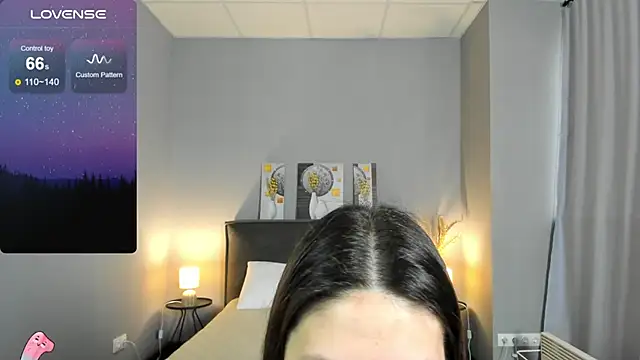 Snapshot of ChillGato chatting on October 24, 2025, 1:37 am ChillGato online show from October 24, 2025, 1:37 am