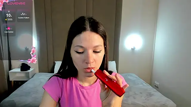 Snapshot of ChillGato chatting on November 15, 2025, 1:31 am ChillGato online show from November 15, 2025, 1:31 am