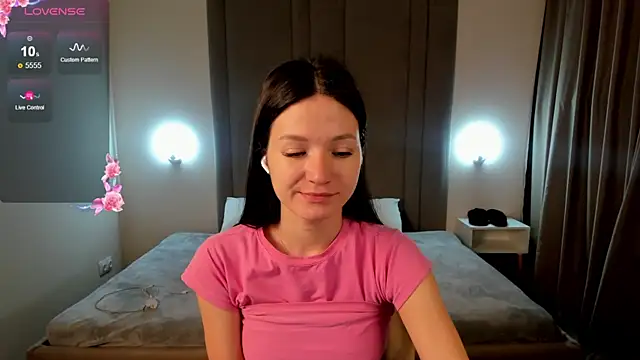 Snapshot of ChillGato chatting on November 16, 2025, 1:32 am ChillGato online show from November 16, 2025, 1:32 am