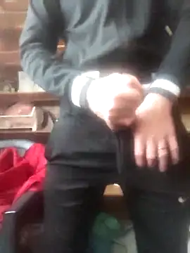 Snapshot of szabi1995 chatting on December 4, 2025, 10:47 am szabi1995 online show from December 4, 2025, 10:47 am