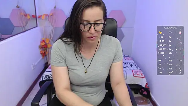 Lui Fer01 online show from October 15, 2025, 10:34 am