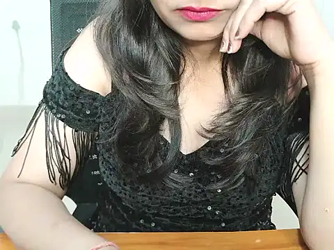 Snapshot of Model_Show01 chatting on December 16, 2025, 5:39 pm Model Show01 online show from December 16, 2025, 5:39 pm