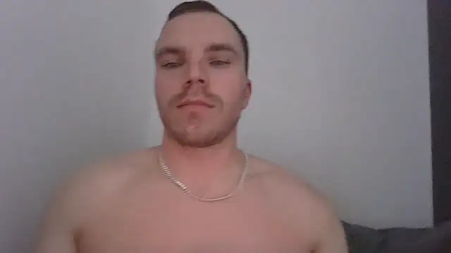 Snapshot of Alek_27 chatting on October 21, 2025, 2:49 pm Alek 27 online show from October 21, 2025, 2:49 pm