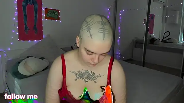 Snapshot of len_be chatting on November 16, 2025, 11:04 am len be online show from November 16, 2025, 11:04 am