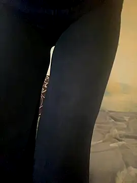 KittieCreme online show from November 24, 2025, 7:30 am