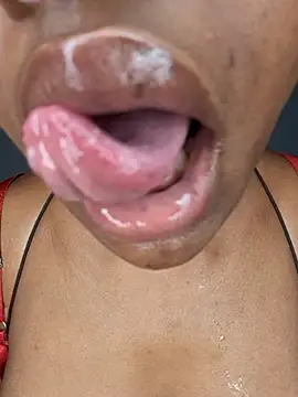 Snapshot of certifiedhottie2025 chatting on November 28, 2025, 5:57 pm certifiedhottie2025 online show from November 28, 2025, 5:57 pm