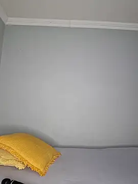 certifiedhottie2025 online show from May 26, 2026, 4:32 am