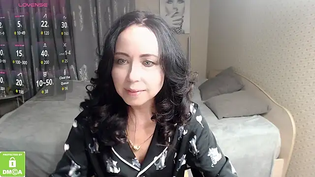 Snapshot of beautiful_moon3 chatting on December 17, 2025, 2:44 pm beautiful moon3 online show from December 17, 2025, 2:44 pm