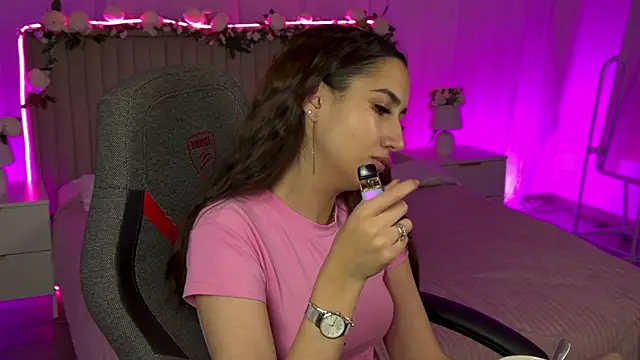 Snapshot of RebeckaThornton chatting on November 17, 2025, 3:16 pm RebeckaThornton online show from November 17, 2025, 3:16 pm