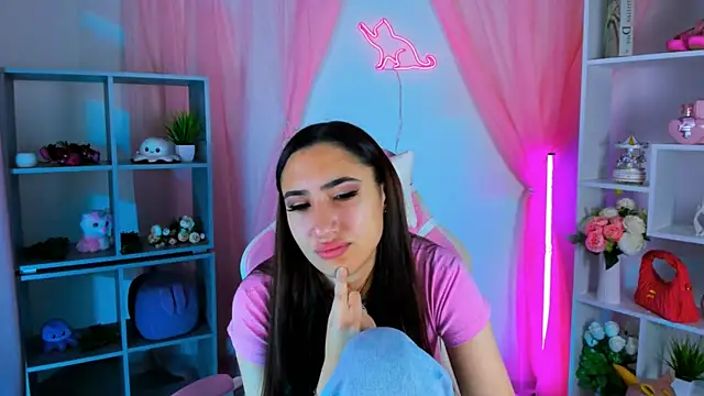 Snapshot of RebeckaThornton chatting on November 12, 2025, 9:24 am RebeckaThornton online show from November 12, 2025, 9:24 am