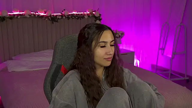 Snapshot of RebeckaThornton chatting on November 20, 2025, 5:57 pm RebeckaThornton online show from November 20, 2025, 5:57 pm