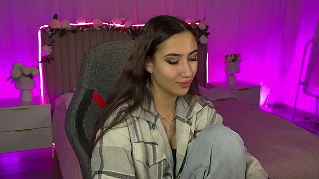 Snapshot of RebeckaThornton chatting on November 15, 2025, 9:35 am RebeckaThornton online show from November 15, 2025, 9:35 am