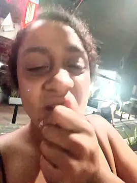 Snapshot of lacrespa24 chatting on November 30, 2025, 9:43 am lacrespa24 online show from November 30, 2025, 9:43 am