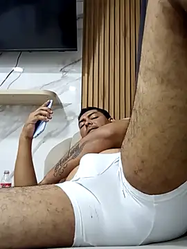 sexyandres 23 online show from March 16, 2026, 5:44 am