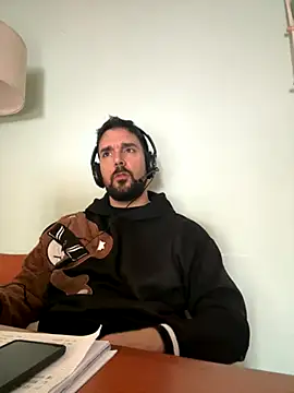 ReDiBastoni90 online show from November 11, 2025, 10:21 am