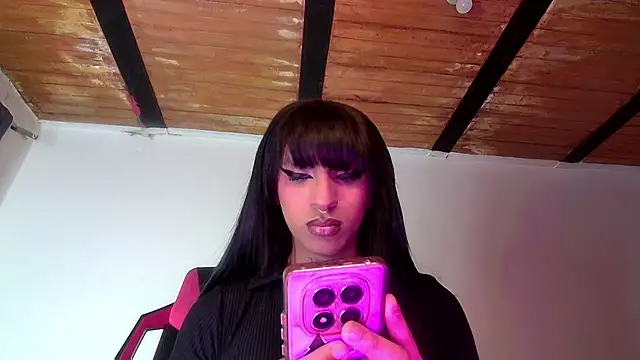 Snapshot of Trix_ebony chatting on October 16, 2025, 1:03 am Trix ebony online show from October 16, 2025, 1:03 am