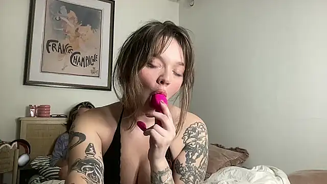 lill daddysgirl online show from November 9, 2025, 6:39 am