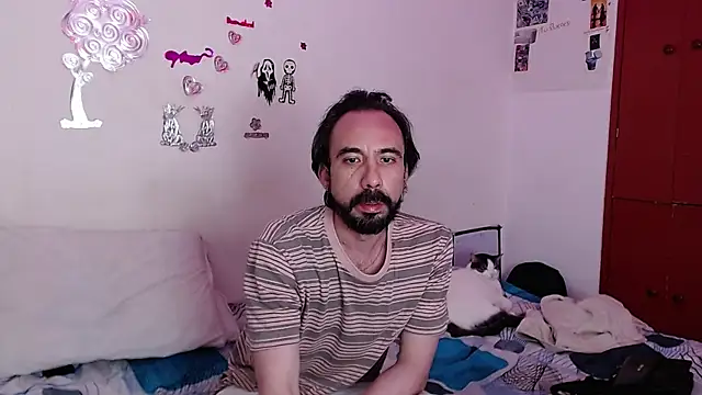 Isis Robert online show from December 18, 2025, 11:19 pm