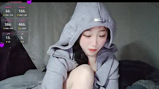 Snapshot of hyp0crite chatting on November 16, 2025, 3:50 pm hyp0crite online show from November 16, 2025, 3:50 pm