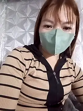 Snapshot of nat-tri chatting on February 12, 2026, 4:18 pm nat-tri online show from February 12, 2026, 4:18 pm