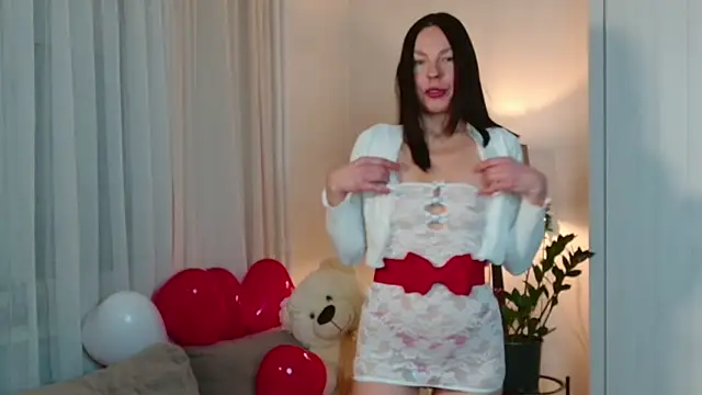 LittleNicolee online show from February 13, 2026, 6:52 pm