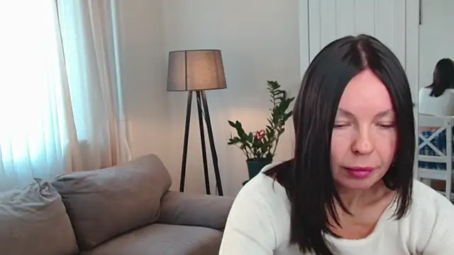 LittleNicolee online show from January 12, 2026, 12:56 pm