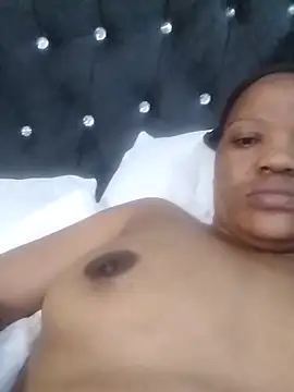 CaramelBoootie online show from April 13, 2026, 5:28 pm