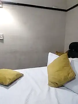 CaramelBoootie online show from April 14, 2026, 5:18 pm