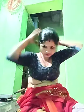 Karishma cute online show from November 22, 2025, 9:02 pm