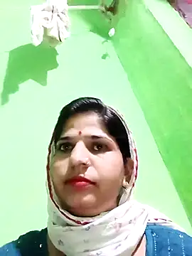 Karishma cute online show from November 16, 2025, 12:32 pm