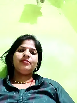 Karishma cute online show from October 13, 2025, 3:46 pm