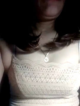 YiyinLy online show from February 26, 2026, 9:37 pm