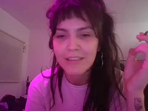 Snapshot of miapink33 chatting on October 23, 2025, 1:04 am miapink33 online show from October 23, 2025, 1:04 am